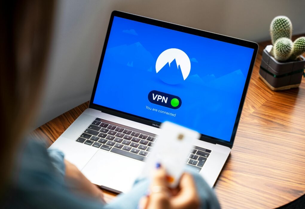 أفضل vpn 2024، اختر vpn، vpn آمن، مقارنة vpn 2024، vpn سريع، vpn للبث، vpn مجاني، vpn مدفوع، خصوصية الإنترنت، الأمان عبر الإنترنت، netflix vpn، vpn لفرنسا، vpn بدون سجل، vpn متعدد الأجهزة