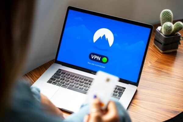 أفضل vpn 2024، اختر vpn، vpn آمن، مقارنة vpn 2024، vpn سريع، vpn للبث، vpn مجاني، vpn مدفوع، خصوصية الإنترنت، الأمان عبر الإنترنت، netflix vpn، vpn لفرنسا، vpn بدون سجل، vpn متعدد الأجهزة